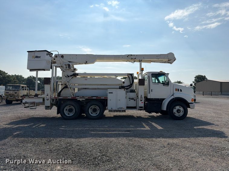 image for item EO8619 1998 Ford LT8513 bucket truck
