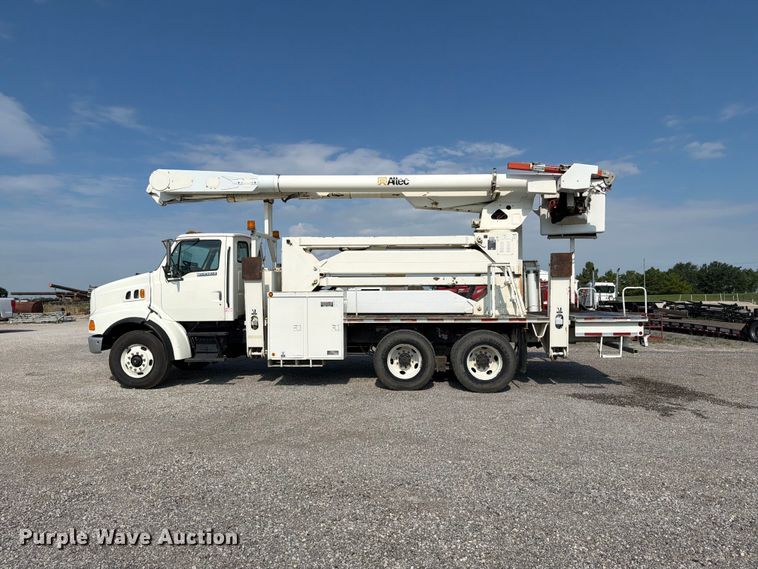 image for item EO8619 1998 Ford LT8513 bucket truck