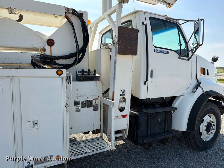 image for item EO8619 1998 Ford LT8513 bucket truck