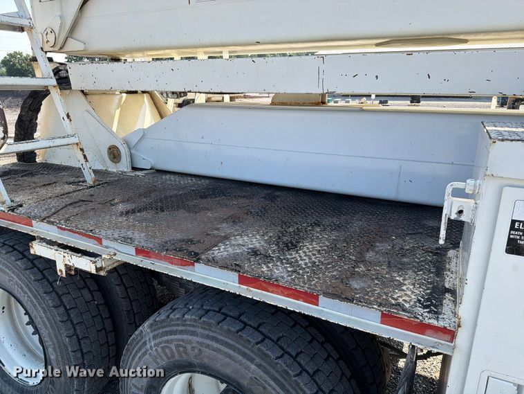 image for item EO8619 1998 Ford LT8513 bucket truck
