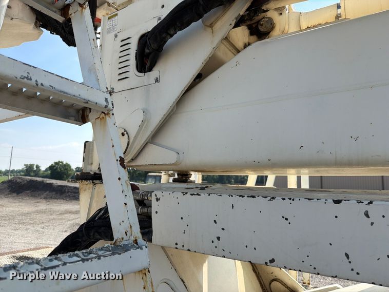 image for item EO8619 1998 Ford LT8513 bucket truck
