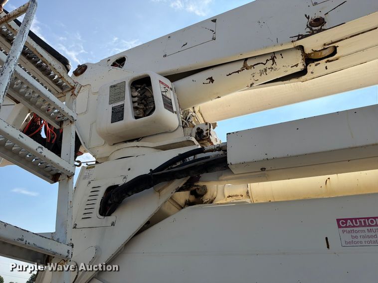 image for item EO8619 1998 Ford LT8513 bucket truck