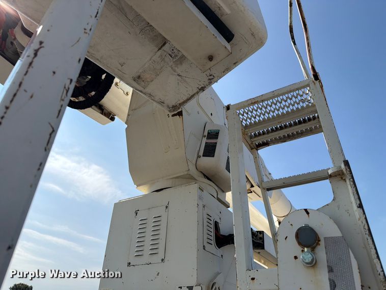 image for item EO8619 1998 Ford LT8513 bucket truck