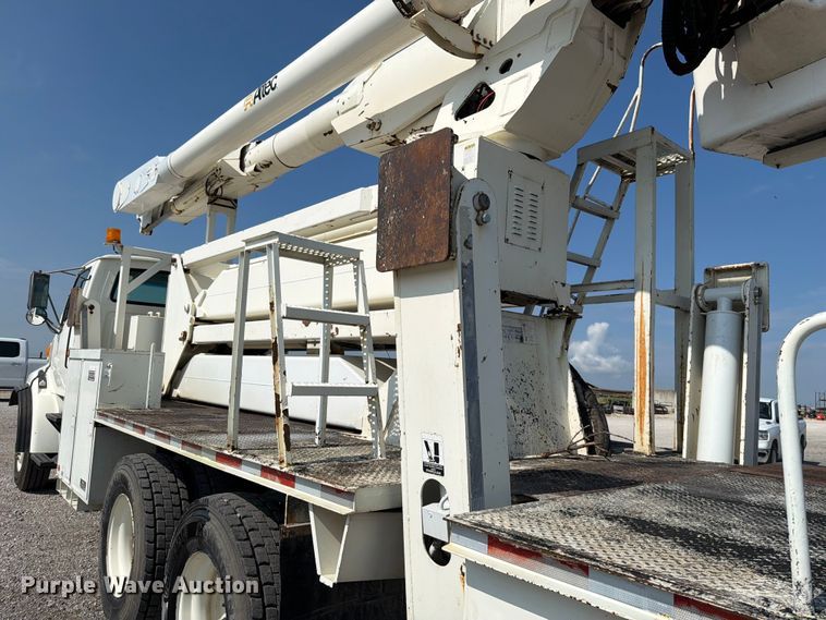 image for item EO8619 1998 Ford LT8513 bucket truck