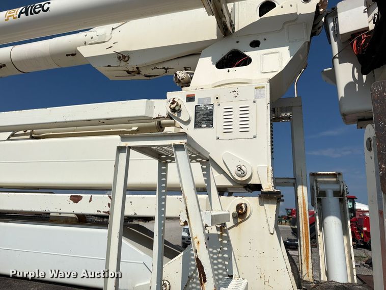 image for item EO8619 1998 Ford LT8513 bucket truck