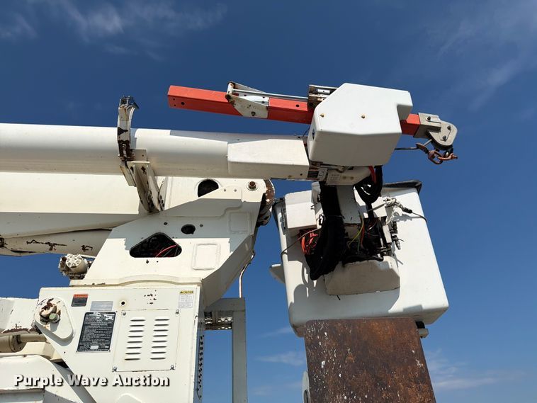 image for item EO8619 1998 Ford LT8513 bucket truck