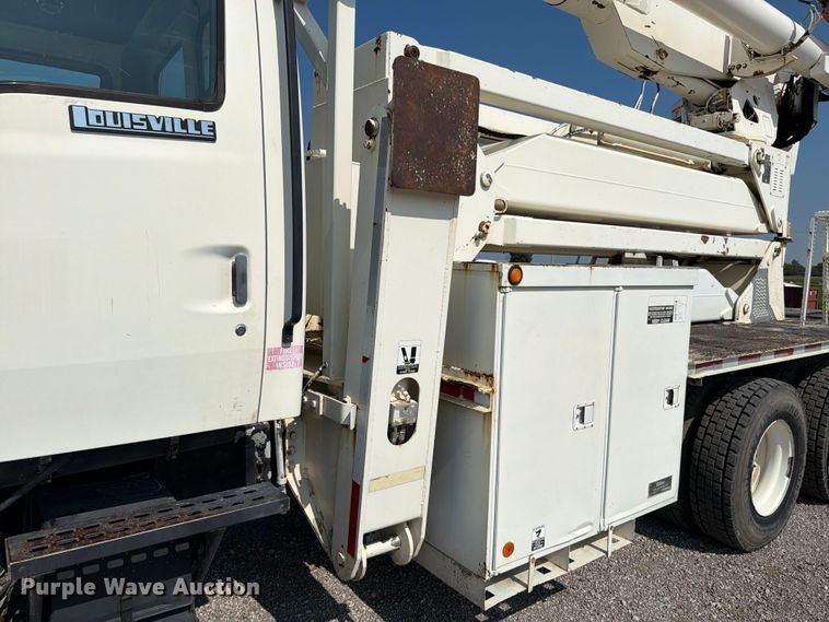 image for item EO8619 1998 Ford LT8513 bucket truck