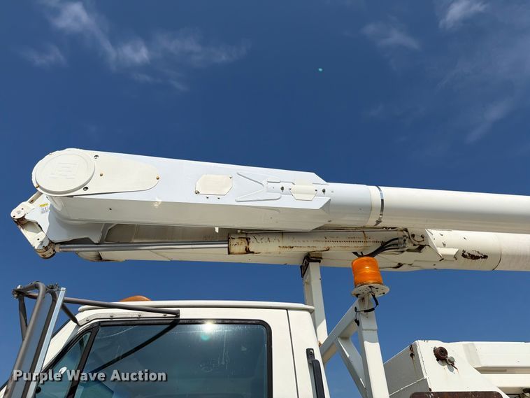 image for item EO8619 1998 Ford LT8513 bucket truck