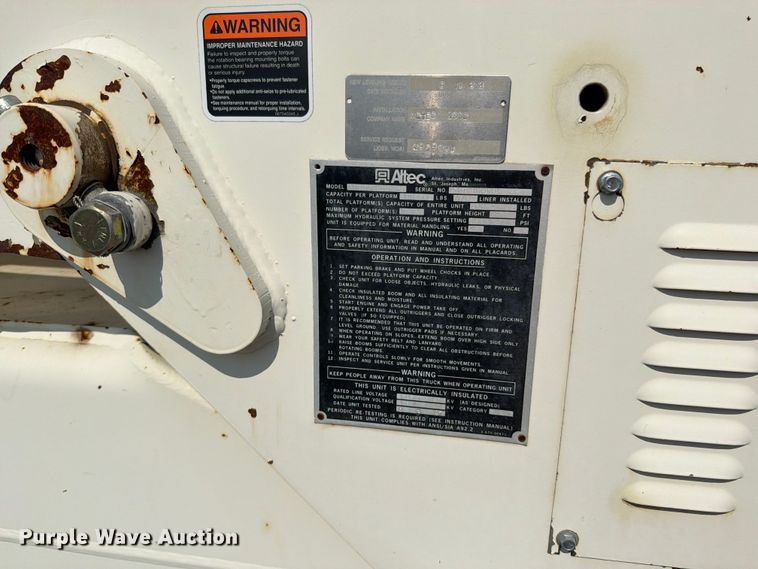 image for item EO8619 1998 Ford LT8513 bucket truck