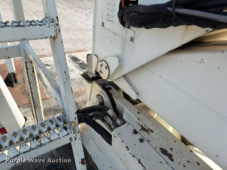 image for item EO8619 1998 Ford LT8513 bucket truck
