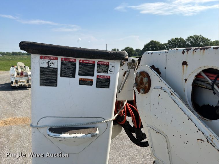 image for item EO8619 1998 Ford LT8513 bucket truck