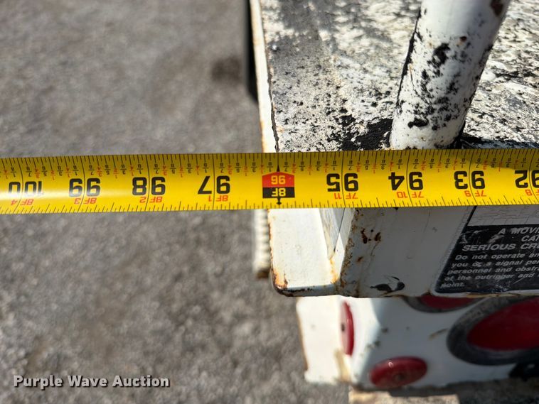 image for item EO8619 1998 Ford LT8513 bucket truck