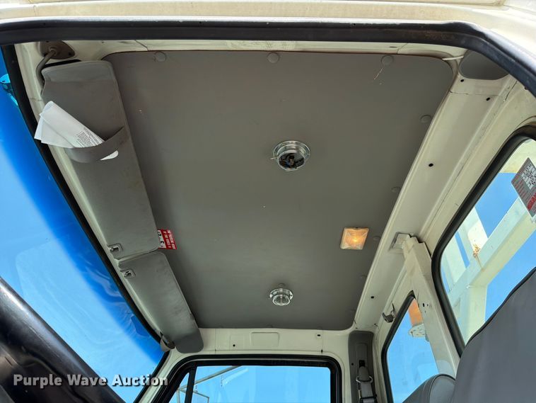 image for item EO8619 1998 Ford LT8513 bucket truck