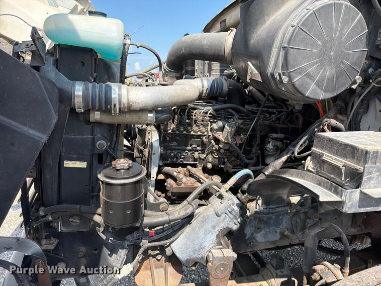image for item EO8619 1998 Ford LT8513 bucket truck