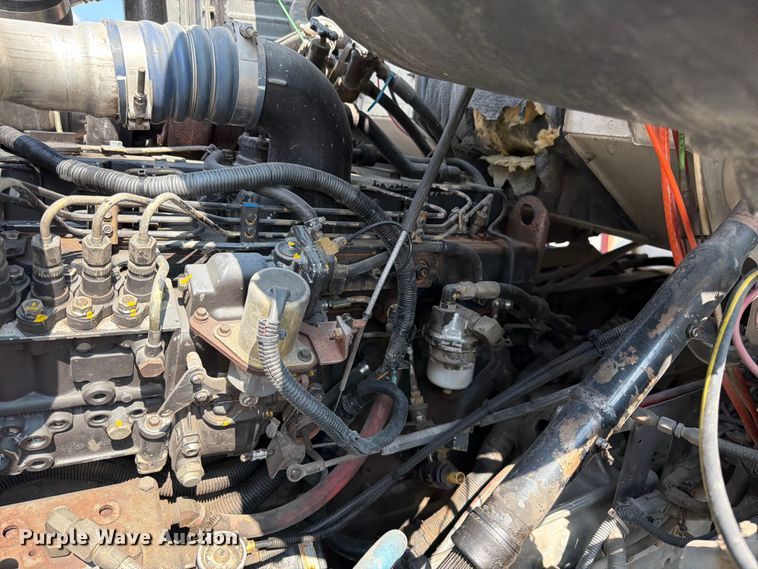 image for item EO8619 1998 Ford LT8513 bucket truck