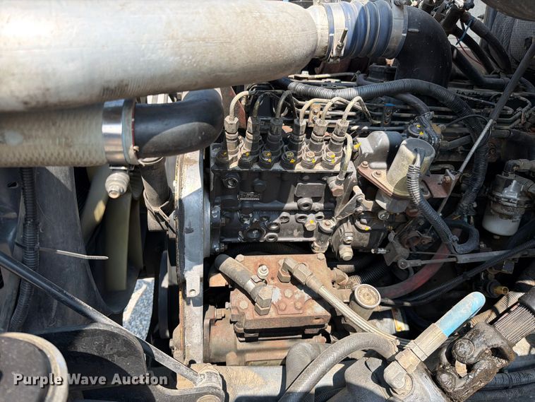 image for item EO8619 1998 Ford LT8513 bucket truck