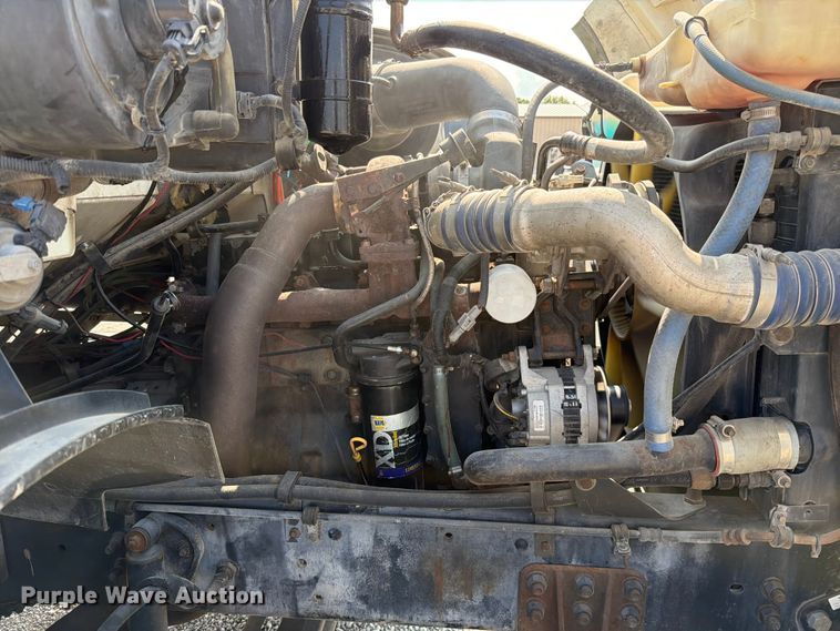 image for item EO8619 1998 Ford LT8513 bucket truck