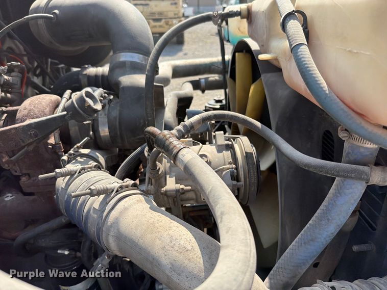 image for item EO8619 1998 Ford LT8513 bucket truck