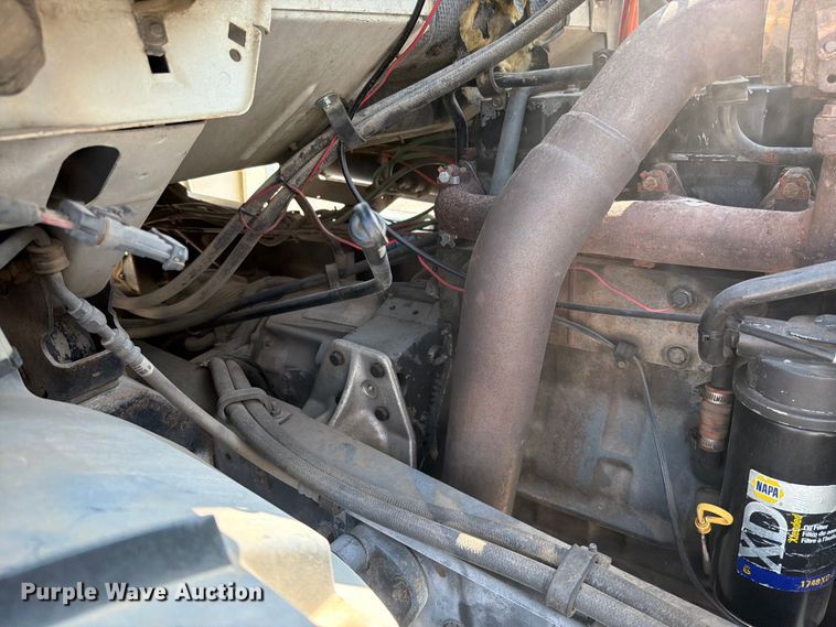 image for item EO8619 1998 Ford LT8513 bucket truck