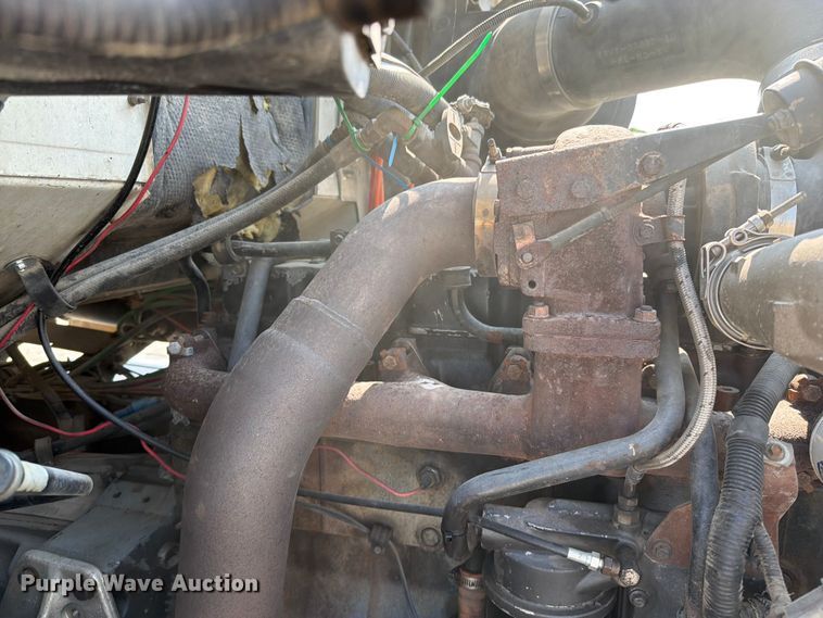 image for item EO8619 1998 Ford LT8513 bucket truck