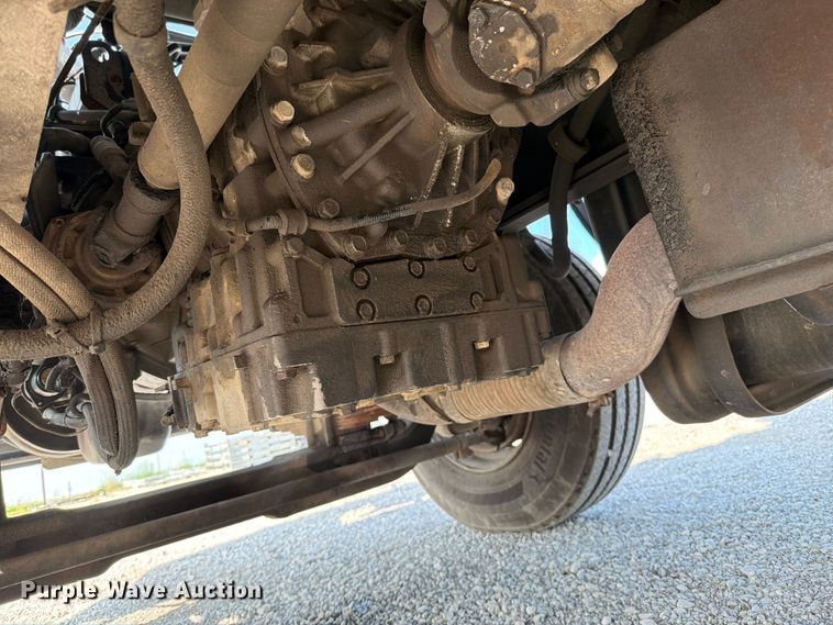 image for item EO8619 1998 Ford LT8513 bucket truck