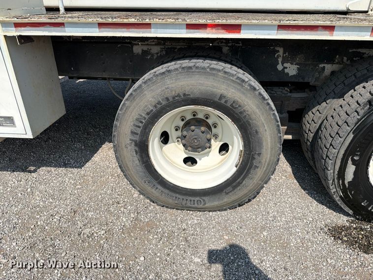 image for item EO8619 1998 Ford LT8513 bucket truck