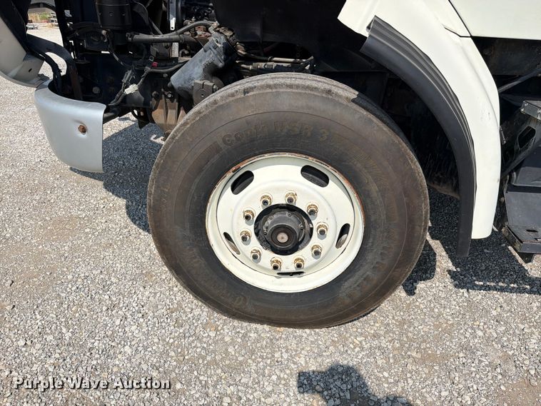 image for item EO8619 1998 Ford LT8513 bucket truck
