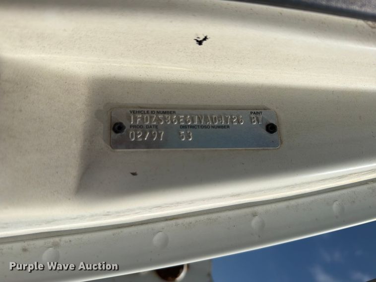 image for item EO8619 1998 Ford LT8513 bucket truck