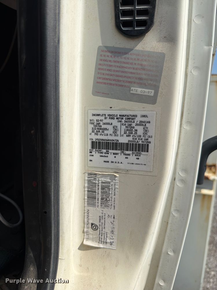 image for item EO8619 1998 Ford LT8513 bucket truck