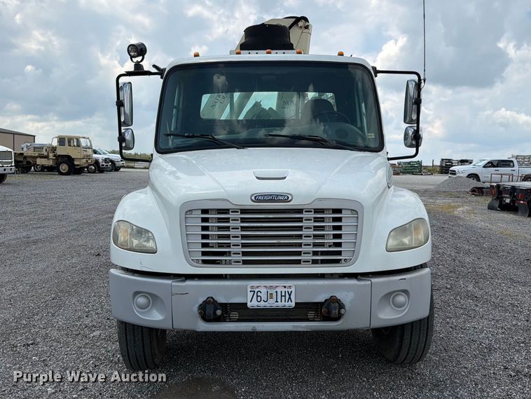 image for item EO8620 2004 Freightliner Business Class M2 106 utility / service truck