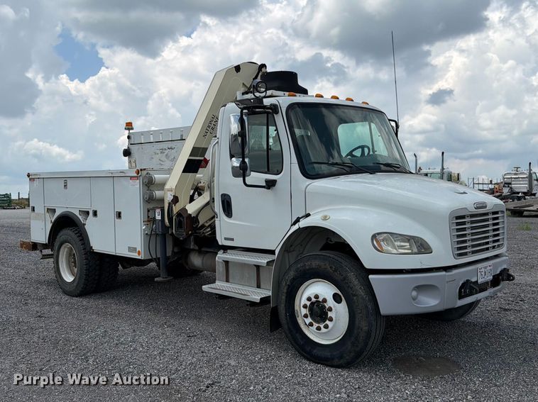image for item EO8620 2004 Freightliner Business Class M2 106 utility / service truck