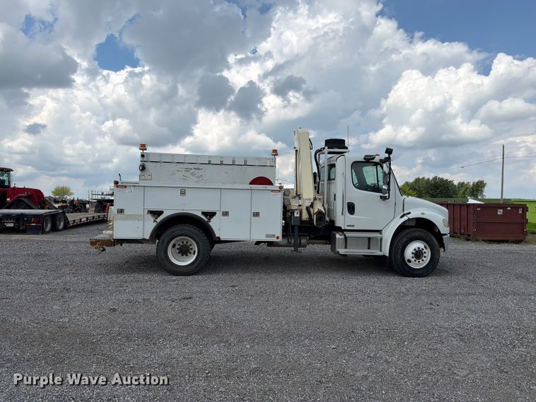 image for item EO8620 2004 Freightliner Business Class M2 106 utility / service truck