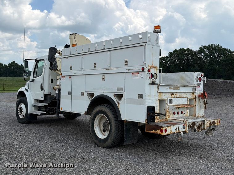 image for item EO8620 2004 Freightliner Business Class M2 106 utility / service truck