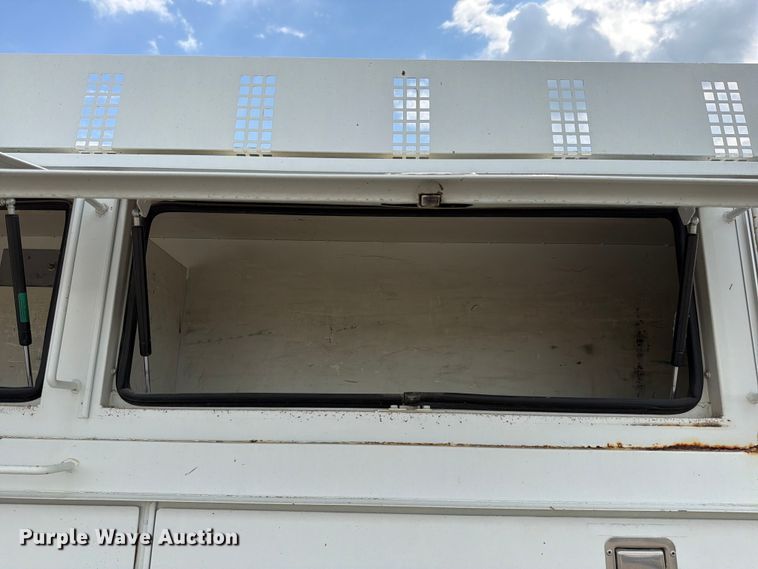 image for item EO8620 2004 Freightliner Business Class M2 106 utility / service truck