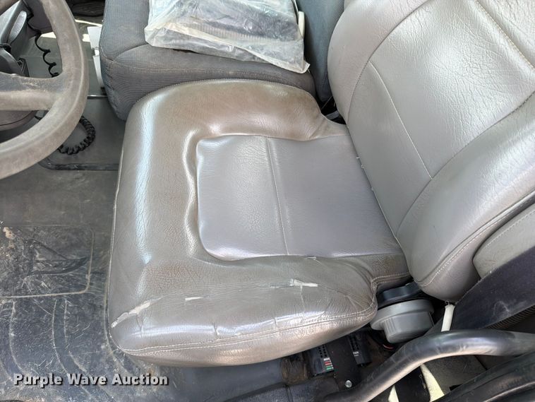 image for item EO8620 2004 Freightliner Business Class M2 106 utility / service truck