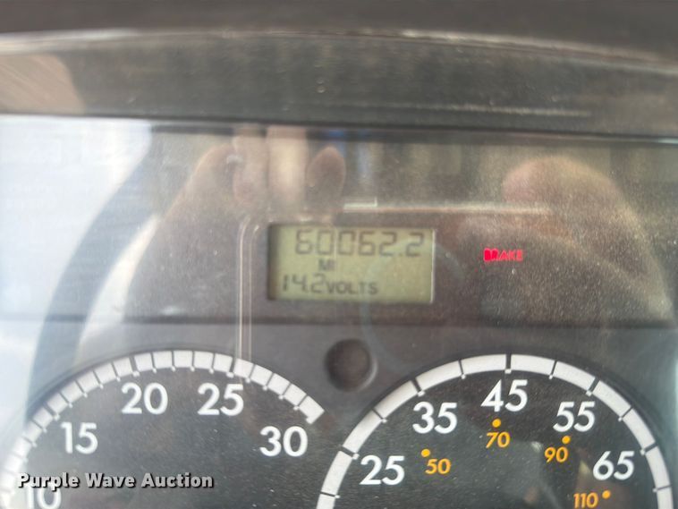 image for item EO8620 2004 Freightliner Business Class M2 106 utility / service truck