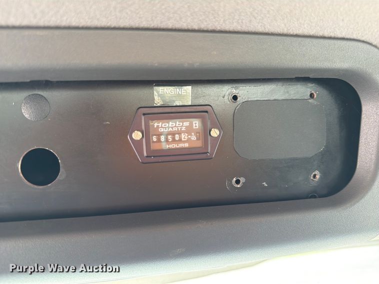 image for item EO8620 2004 Freightliner Business Class M2 106 utility / service truck