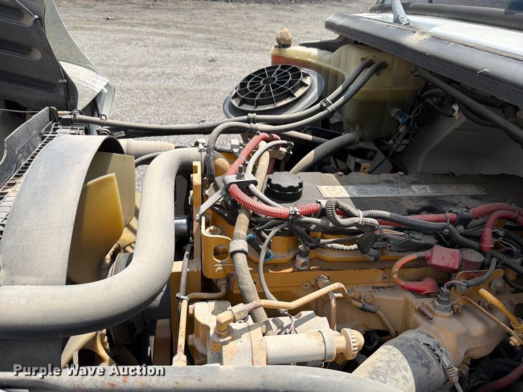 image for item EO8620 2004 Freightliner Business Class M2 106 utility / service truck