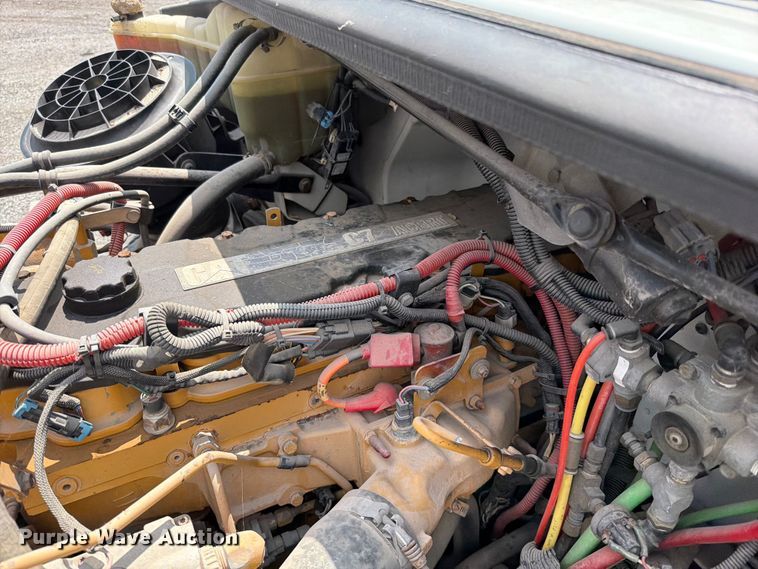 image for item EO8620 2004 Freightliner Business Class M2 106 utility / service truck