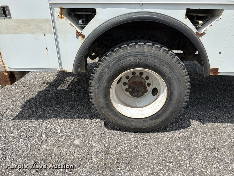 image for item EO8620 2004 Freightliner Business Class M2 106 utility / service truck