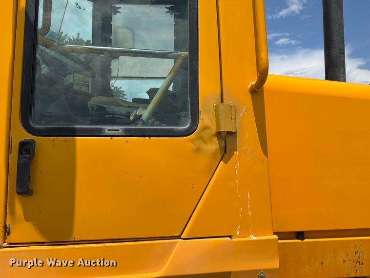 image for item EO8627 1997 JCB 416B HT integrated tool carrier
