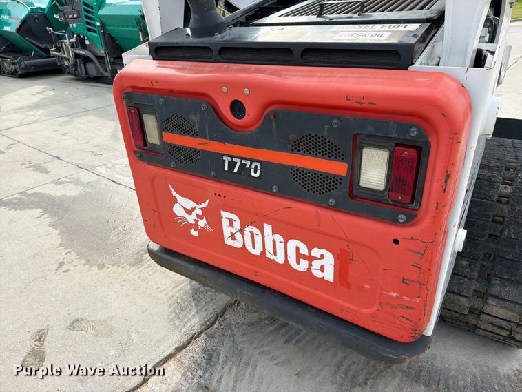 image for item EO8648 2016 Bobcat T770 tracked skid steer loader
