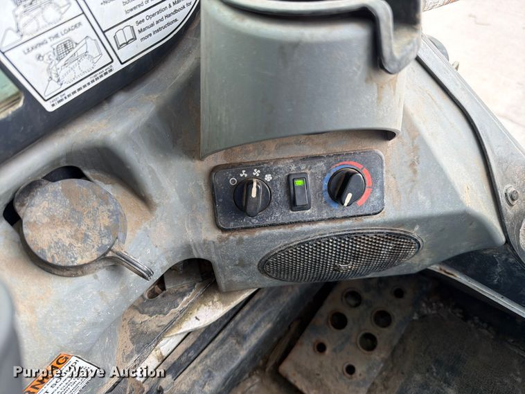 image for item EO8648 2016 Bobcat T770 tracked skid steer loader