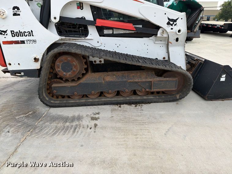 image for item EO8648 2016 Bobcat T770 tracked skid steer loader