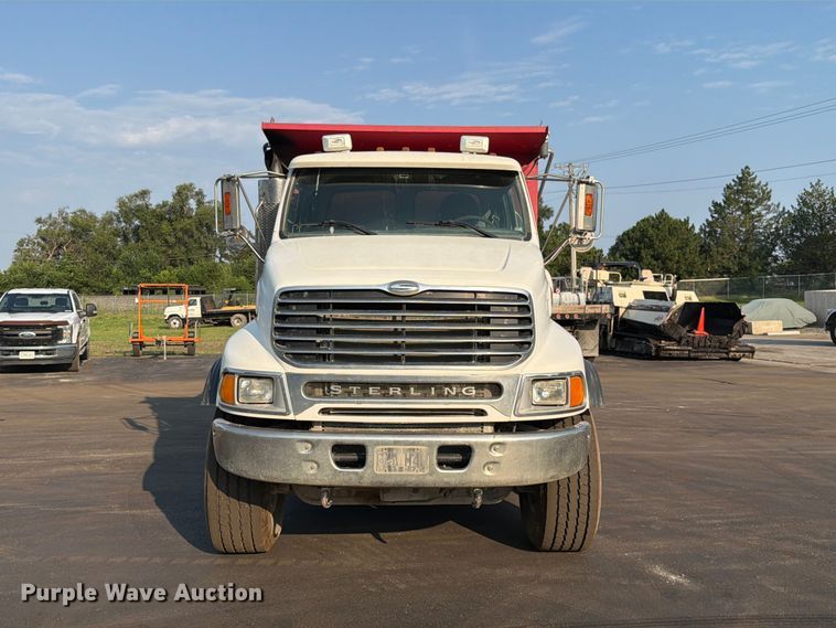 image for item EO8649 2006 Sterling Truck L9500 dump truck