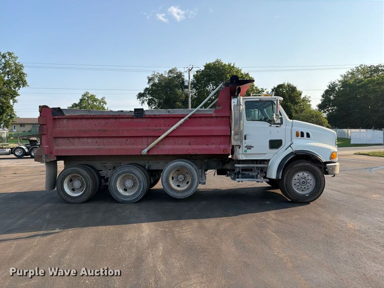image for item EO8649 2006 Sterling Truck L9500 dump truck
