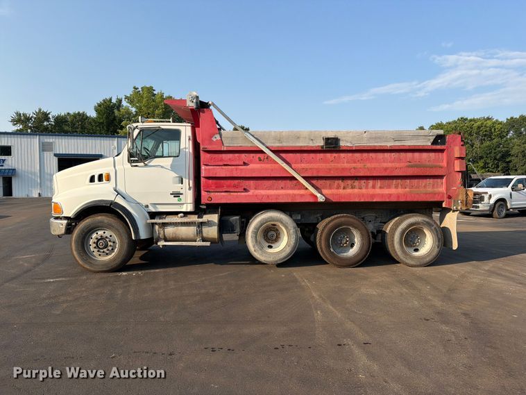 image for item EO8649 2006 Sterling Truck L9500 dump truck