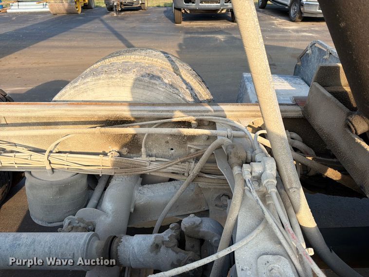 image for item EO8649 2006 Sterling Truck L9500 dump truck