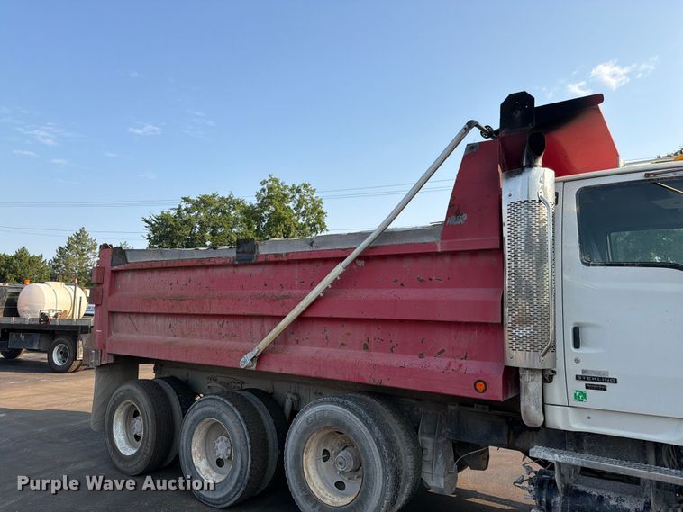 image for item EO8649 2006 Sterling Truck L9500 dump truck