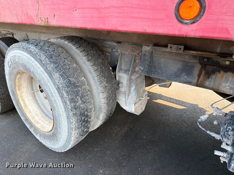 image for item EO8649 2006 Sterling Truck L9500 dump truck